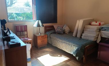 Casa en venta de 3 dorm. Ceca Metro Hernando de M Las Condes