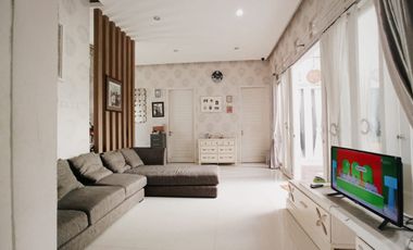 DIJUAL RUMAH MODERN 7 KAMAR LUAS DI DENPASAR SELATAN