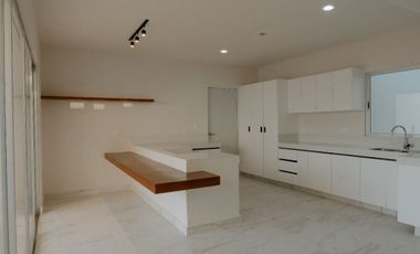 Casa en privada residencial Nadira, Norte de Mérida