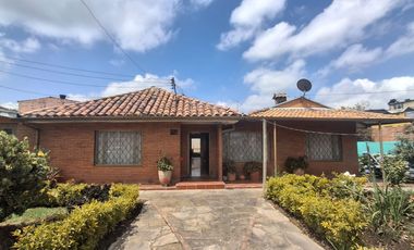 casa en arriendo en el cairo. Cod A119243