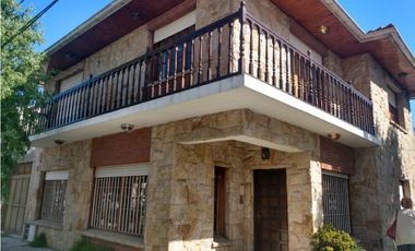 Chalet Brandsen Esquina Misiones Nueva Pompeya