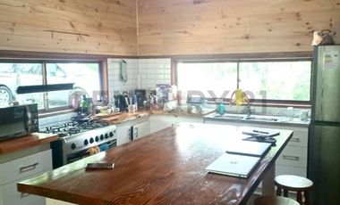 ACOGEDORA CASA 4D 2B EN PARCELA RODEADA DE BOSQUE, PUCÓN LONCOTRARO