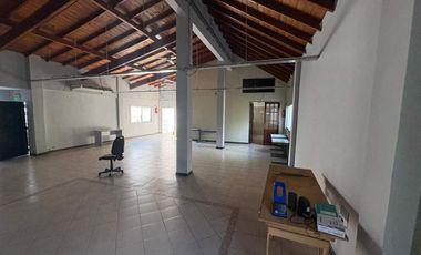 Amplio Salón-Alquiler-Ciudad Jardín