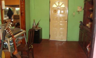 BURZACO -CORIMAYO -HERMOSO CHALET VARIOS AMBIENTES - SOBRE LOTE 12 X 42 MTS. AMPLIO JARDÍN AL FTE, CON GARAJE CUBIERTO P/3 AUTOS Y GALERÍA CIRCUNDANTE