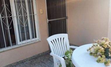Vendo Casa En Ph 3 Amb. Fondo Ramos Mejía Sur.