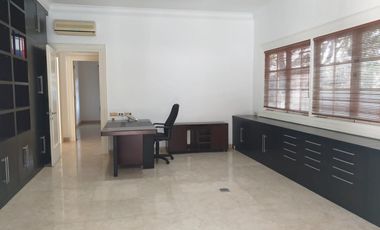 Rumah Sewa di Kemang Utara