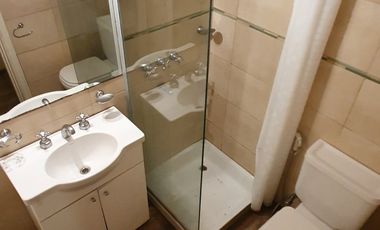Departamento · 3 ambientes · planta baja · frente a Plaza Colon
