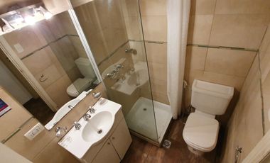 Departamento · 3 ambientes · planta baja · frente a Plaza Colon