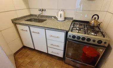 Departamento · 3 ambientes · planta baja · frente a Plaza Colon