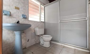 casa en venta en barrio blanco. Cod V24710