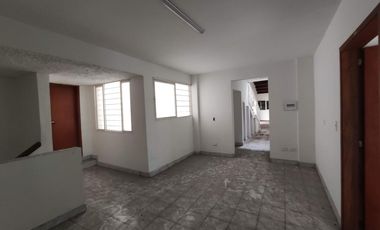 casa en venta en barrio blanco. Cod V24710
