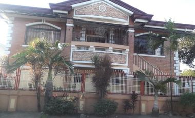 Angeles City House with 9 Units Apartments