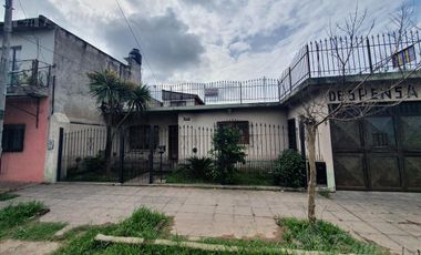 Amplia Casa En Venta 5 Ambientes  - Moreno Norte