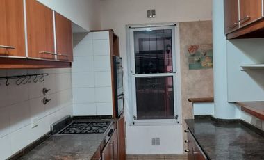 CASA RESTAURADA A NUEVO EN PARQUE PATRICIOS
