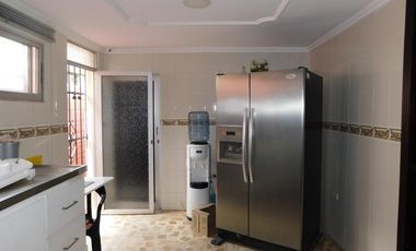 casa en venta en ciudad jardín. Cod V87431