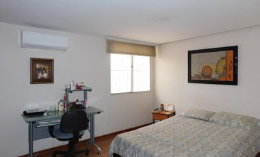 casa en venta en ciudad jardín. Cod V87431
