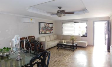 casa en venta en ciudad jardín. Cod V87431
