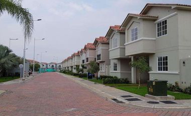 Venta de Casa a estrenar en Etapa Brisana/Casa Laguna Excelentes acabados.