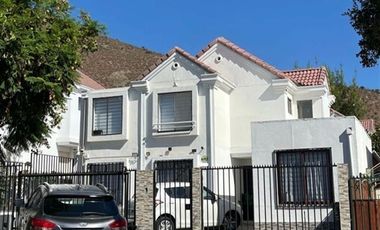 Casa en venta de 5 dorm. en Pudahuel
