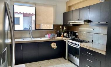 VENTA DE AMPLIA CASA EN CIUDAD CELESTE