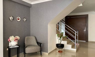 VENTA DE AMPLIA CASA EN CIUDAD CELESTE