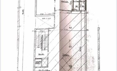 EXCELENTE PISO CON COCINA, 2 BAÑOS Y AMBIENTE DE 8 x 17 mts, COMERCIAL O VIVIENDA.