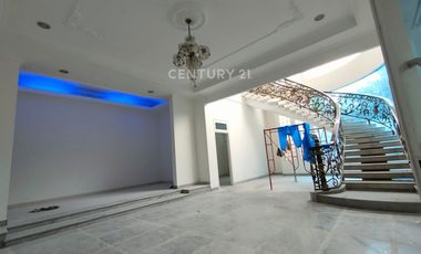 Rumah Mewah Super Luas Di Pinisi Permai PIK Ideal Untuk Family