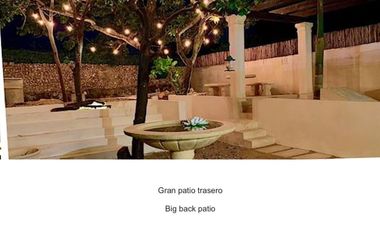 Casa con alberca privada, doble altura, jardin interior, bar con columpios, cerc