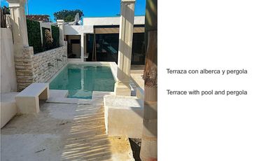 Casa con alberca privada, doble altura, jardin interior, bar con columpios, cerc