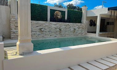 Casa con alberca privada, doble altura, jardin interior, bar con columpios, cerc