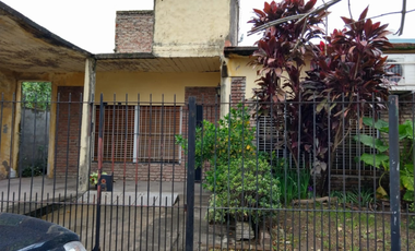 Casa a la venta en excelente zona de bella vista