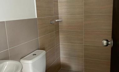 apartamento en arriendo/venta en prados del este. Cod V1596