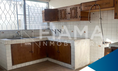 CASA EN VENTA COL. CENTRO, TEPIC, NAYARIT. (G)