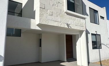 CASA EN VENTA EN RANCHO SANTA MONICA