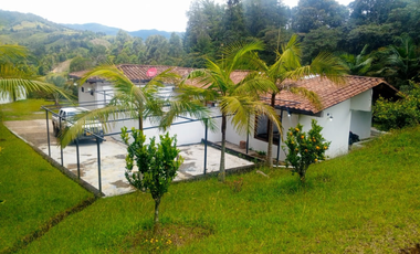 finca en arriendo en puente pelaez. Cod A400742