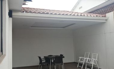 ALQUILO CASA AMOBLADA CON PISCINA DE 4 HABITACIONES EN NAPOLI