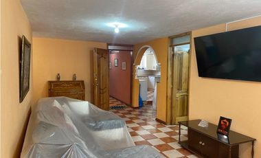 Casa rentera de venta en Quito, sector La Ecuatoriana, barrio la Merced