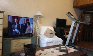 EXCELENTE PROPIEDAD C/PARQUE E/AUTO 4 AMB. PILETA. PROX. AV. MARQUEZ.