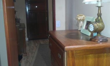 EXCELENTE PROPIEDAD C/PARQUE E/AUTO 4 AMB. PILETA. PROX. AV. MARQUEZ.