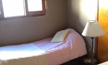 EXCELENTE PROPIEDAD C/PARQUE E/AUTO 4 AMB. PILETA. PROX. AV. MARQUEZ.