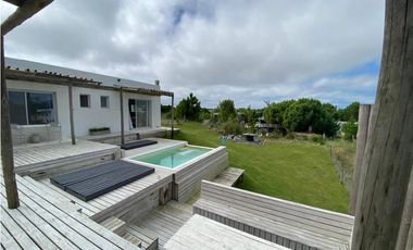 CASA EN VENTA EN COSTA ESMERALDA - DEPORTIVO 163
