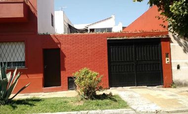 Casa 3 dormitorios 2 baños   Local - 220mts2 - Don Bosco, Quilmes