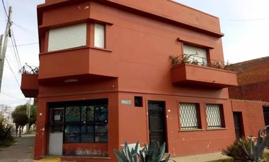 Casa 3 dormitorios 2 baños   Local - 220mts2 - Don Bosco, Quilmes