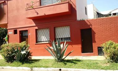 Casa 3 dormitorios 2 baños   Local - 220mts2 - Don Bosco, Quilmes