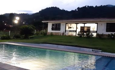 finca en arriendo en lago calima. Cod A15459