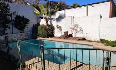 Casa en venta de 4 dorm. en La Florida