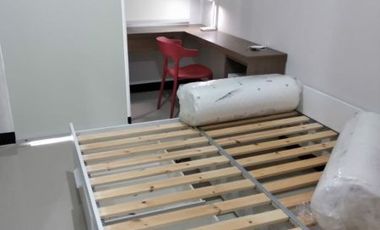 Apt. Amega Crown, Unit Baru Gress hadap pool, Furnish