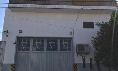Venta Galpón 551M² En 2  Plantas  en Ramos Mejía -  Muy Buen Estado -