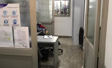 Venta Galpón 551M² En 2  Plantas  en Ramos Mejía -  Muy Buen Estado -