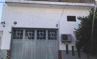 Venta Galpón 551M² En 2  Plantas  en Ramos Mejía -  Muy Buen Estado -